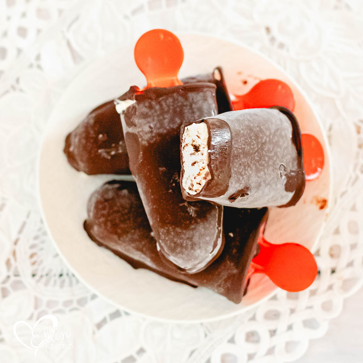 Ketot minttu-suklaahippujÀÀtelöpuikot