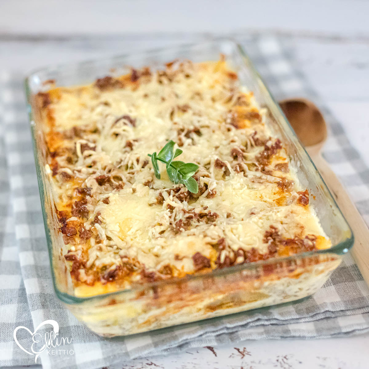 Herkullinen karnivorilasagne