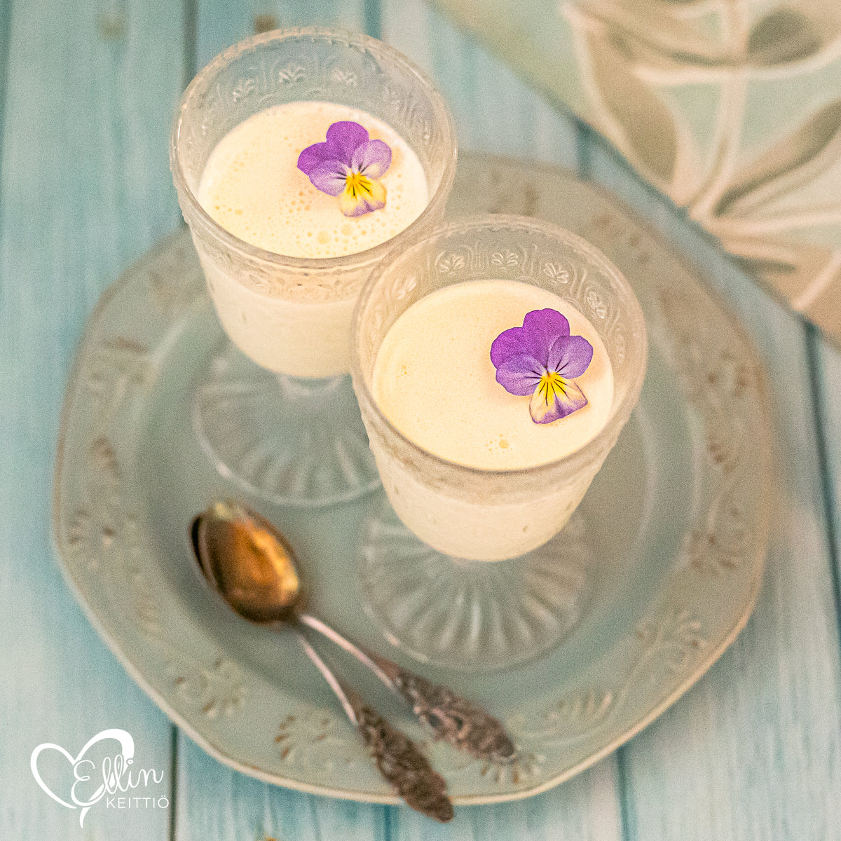 Neljän sitruksen posset ketosti