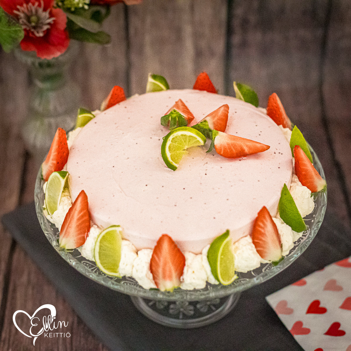 Keto mansikka-limejuustokakku