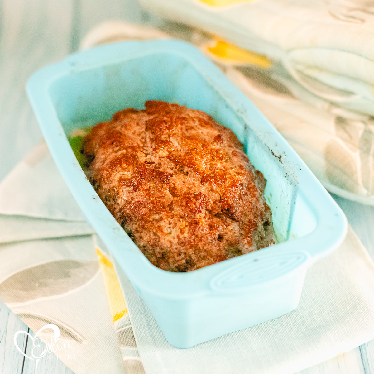 Helppo ja maistuva hapankerma-sipulilihamureke